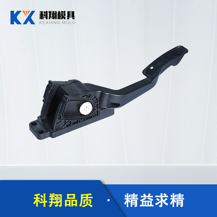 塑膠模具是什么？塑膠模具對比塑料模具有什么區(qū)別？